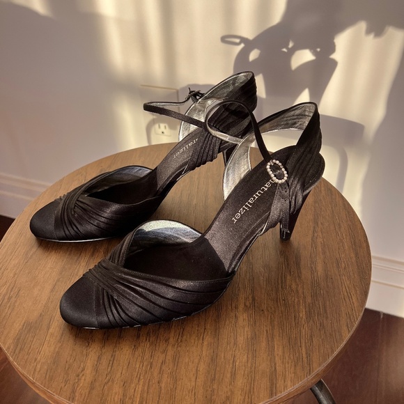 Naturalizer Black Satin Heels size 9.5 - Picture 1 of 7